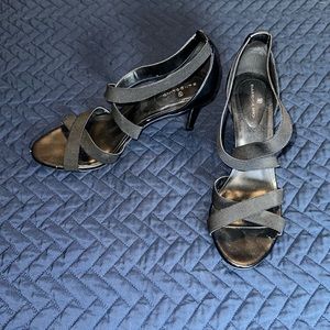Bandolino black strappy open heels size 9!